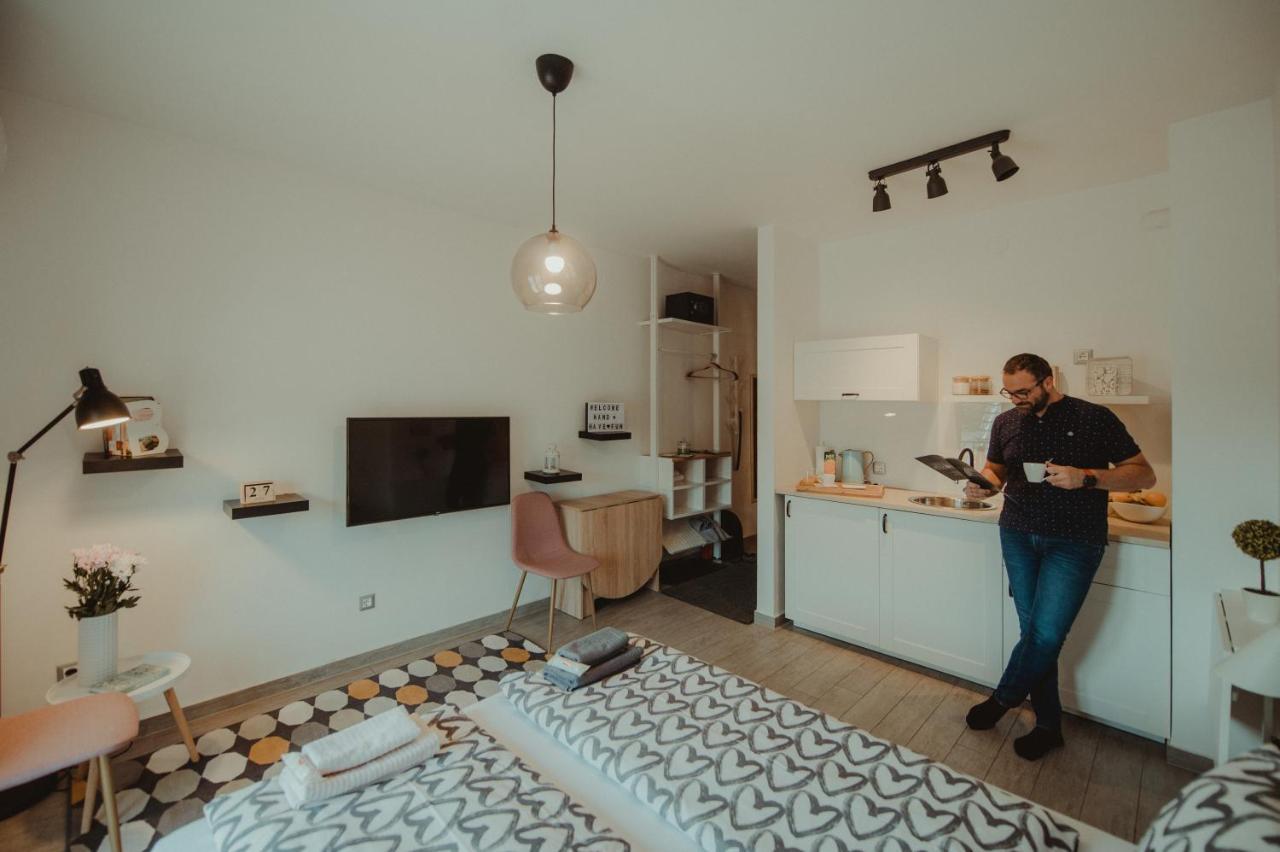 Studio Apartman Centar Джяково Екстер'єр фото