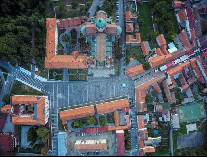 Studio Apartman Centar Джяково Екстер'єр фото